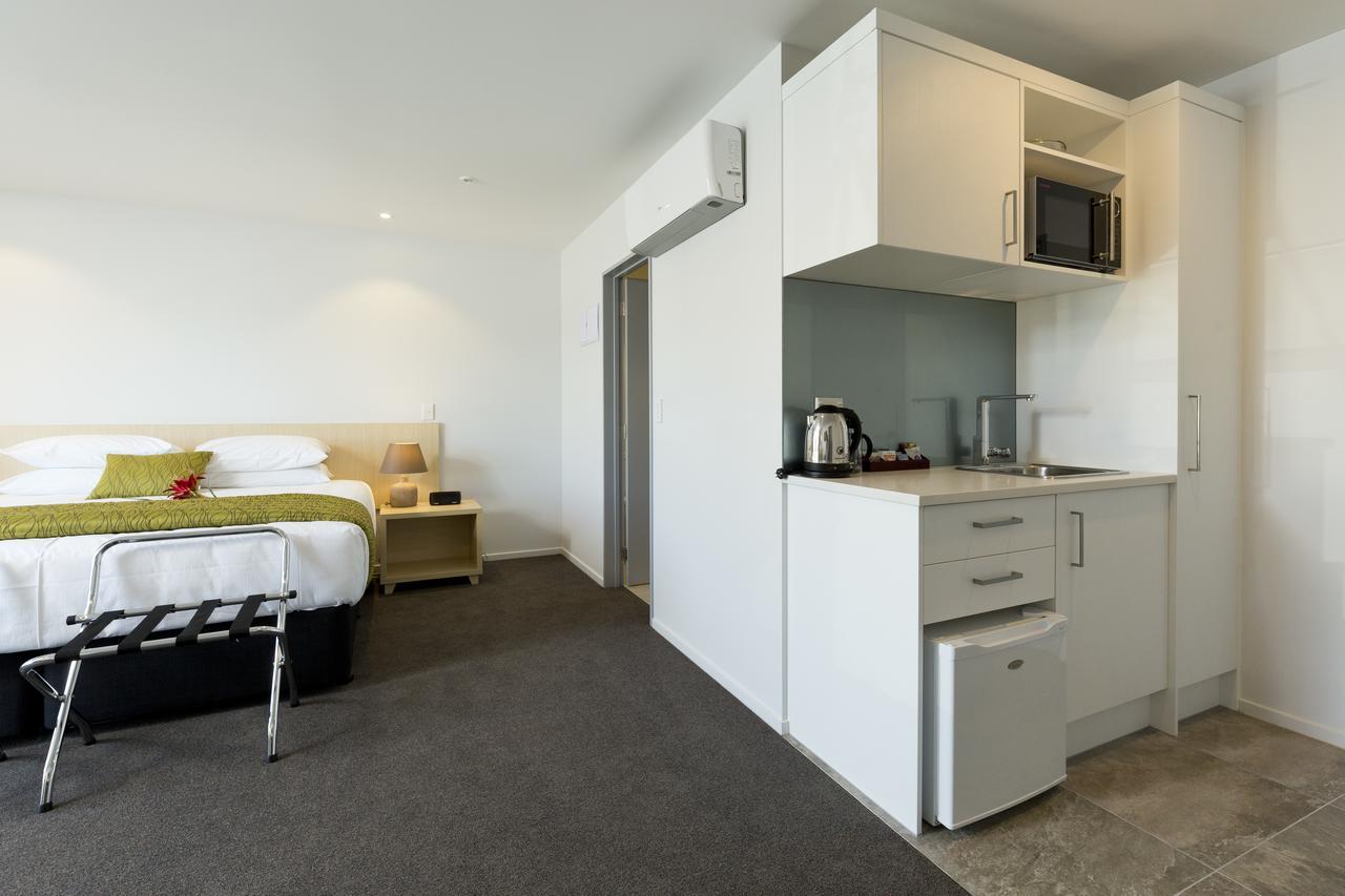 2 On Whiteleigh And 239 On Lincoln Motel Christchurch Exterior foto Studio apartment with kitchenette