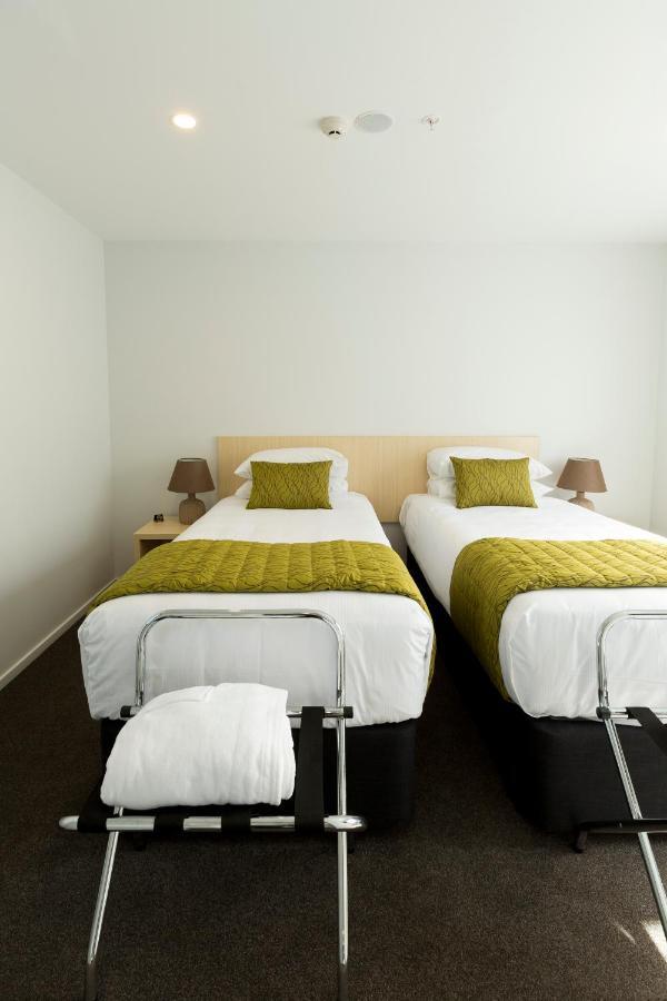 2 On Whiteleigh And 239 On Lincoln Motel Christchurch Zimmer foto A typical room at the hotel